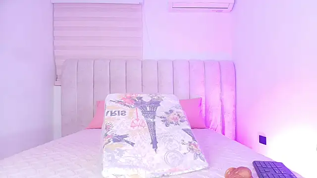 chloe leroy  online show from 11/29/25, 11:57