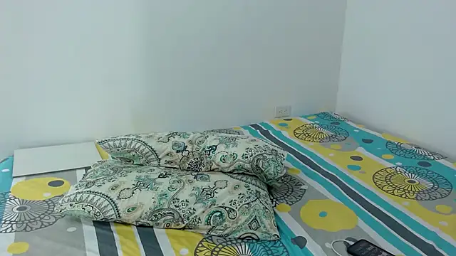 Snapshot of Sasha_Stonne chatting on 10/11/25, 04:12 Sasha Stonne online show from 10/11/25, 04:12