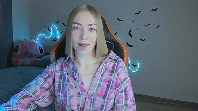 LaraKrein lk online show from 11/02/25, 11:56