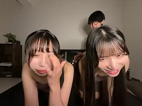 Snapshot of fantasy_JP chatting on 09/25/25, 12:42 fantasy JP online show from 09/25/25, 12:42