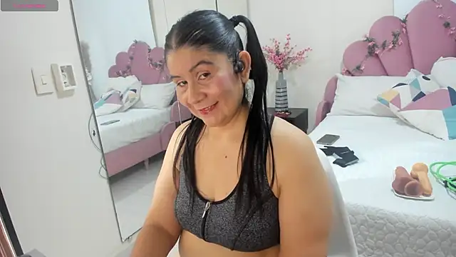 kiraGeiner online show from 02/20/26, 07:58