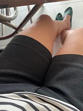 sharon-Hanna online show from 09/27/25, 02:38