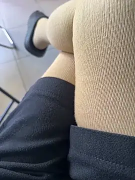 sharon-Hanna online show from 12/14/25, 01:44