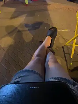 sharon-Hanna online show from 12/16/25, 02:55