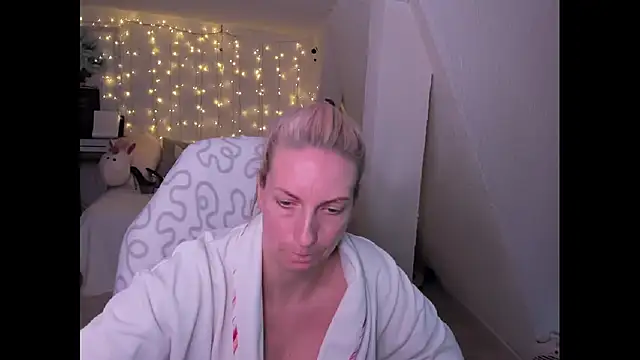 SexyJulia21 online show from 12/14/24, 05:47