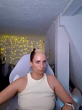 SexyJulia21 online show from 03/07/25, 12:45