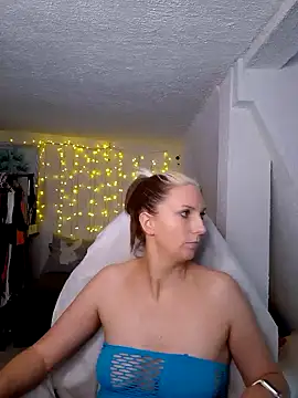 SexyJulia21 online show from 03/13/25, 12:13