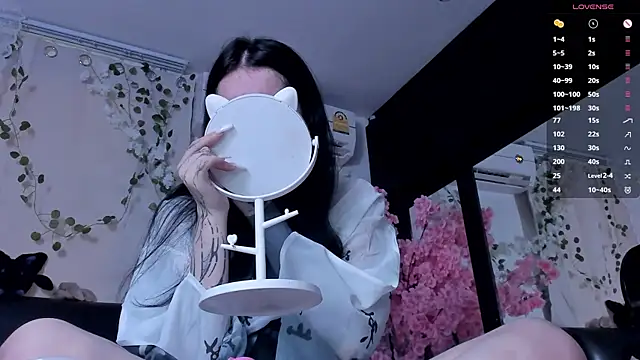 Snapshot of Lein_Bone chatting on 09/19/25, 02:02 Lein Bone online show from 09/19/25, 02:02