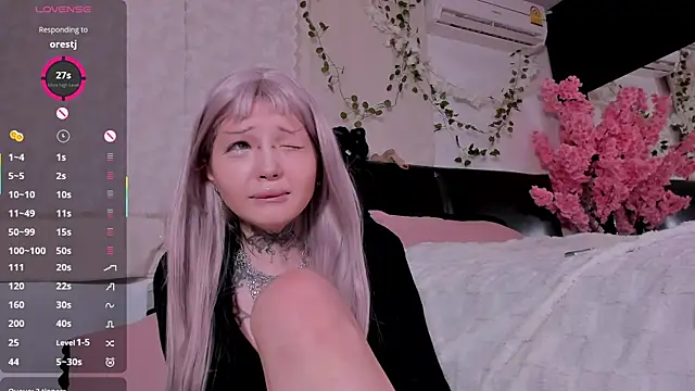 Snapshot of Lein_Bone chatting on 10/13/25, 12:10 Lein Bone online show from 10/13/25, 12:10