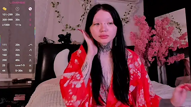 Snapshot of Lein_Bone chatting on 10/18/25, 12:02 Lein Bone online show from 10/18/25, 12:02