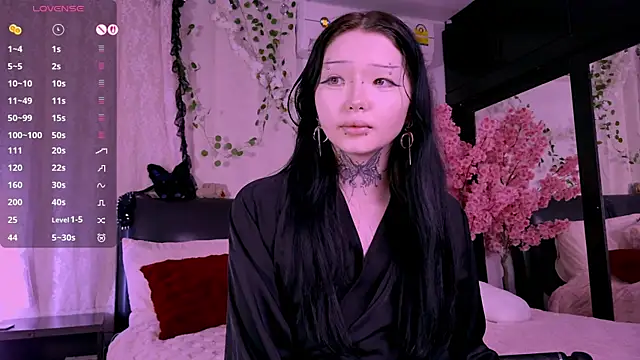 Snapshot of Lein_Bone chatting on 11/01/25, 12:12 Lein Bone online show from 11/01/25, 12:12