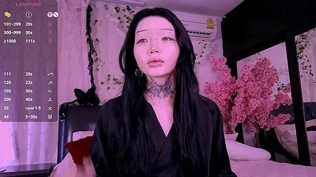 Snapshot of Lein_Bone chatting on 11/03/25, 12:02 Lein Bone online show from 11/03/25, 12:02