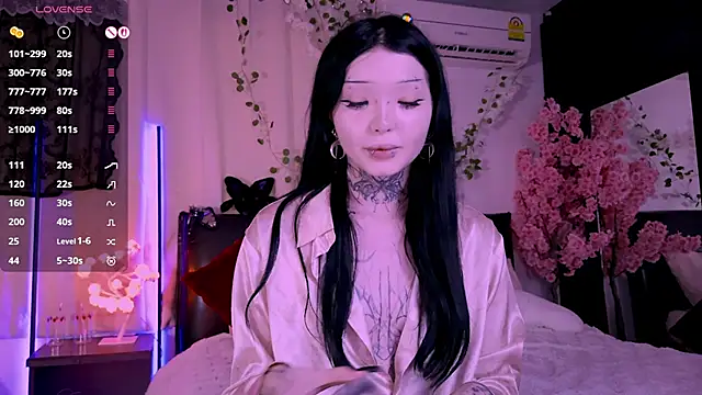 Snapshot of Lein_Bone chatting on 11/13/25, 12:09 Lein Bone online show from 11/13/25, 12:09