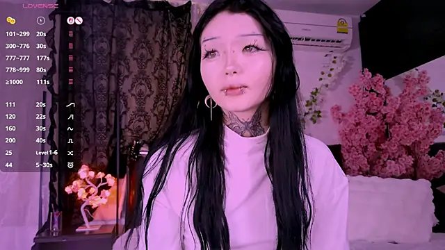 Snapshot of Lein_Bone chatting on 11/14/25, 12:20 Lein Bone online show from 11/14/25, 12:20