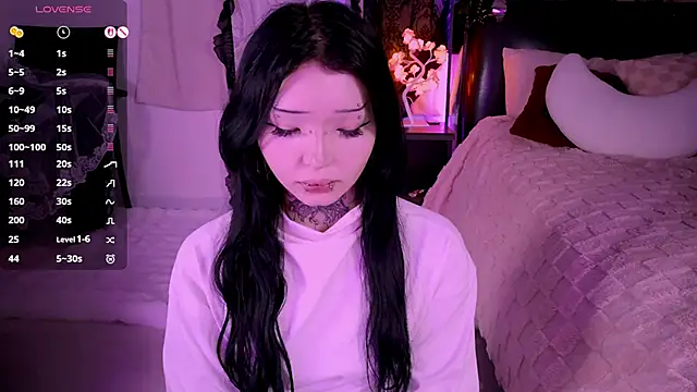 Snapshot of Lein_Bone chatting on 11/17/25, 12:27 Lein Bone online show from 11/17/25, 12:27