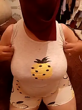 mayakhalyfaa online show from 09/28/25, 10:53