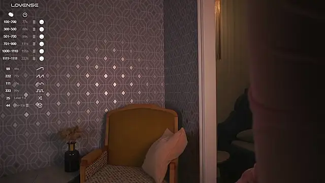 Moon cutie online show from 03/13/26, 04:02