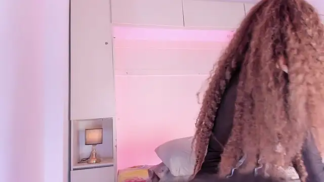 Snapshot of JoyceBlake chatting on 02/04/26, 08:14 JoyceBlake online show from 02/04/26, 08:14