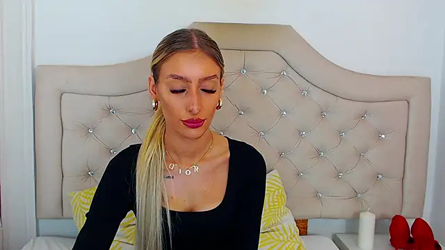 NatalieSensual online show from 11/04/25, 09:19