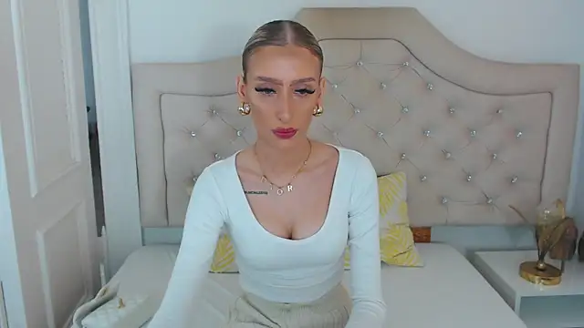 Snapshot of NatalieSensual chatting on 05/15/26, 09:49 NatalieSensual online show from 05/15/26, 09:49