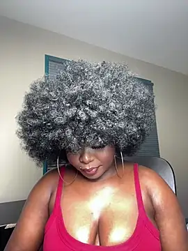 WomanNextdoor1 online show from 04/18/26, 09:57