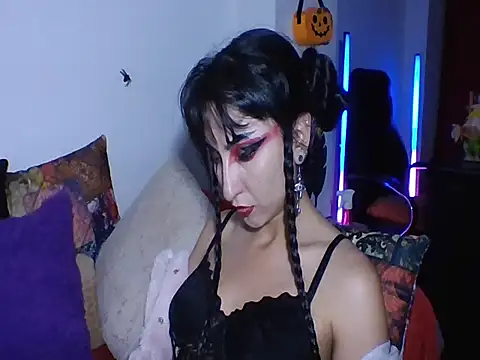 Snapshot of a_miss chatting on 10/31/25, 04:24 a miss online show from 10/31/25, 04:24