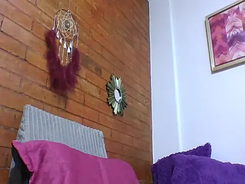 Snapshot of a_miss chatting on 11/12/25, 10:20 a miss online show from 11/12/25, 10:20