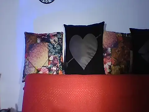 Snapshot of a_miss chatting on 11/21/25, 12:21 a miss online show from 11/21/25, 12:21