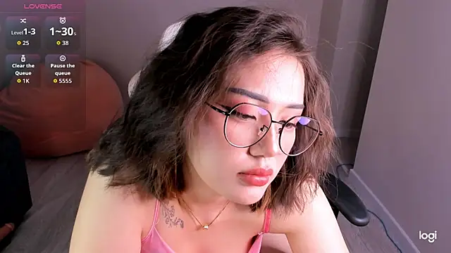 Snapshot of Momo_Ayase_ chatting on 09/22/25, 02:19 Momo Ayase online show from 09/22/25, 02:19
