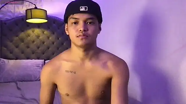 asianhugescott online show from 04/20/26, 03:37