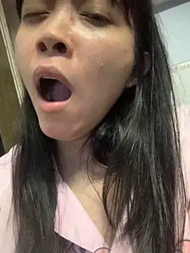 Snapshot of Minee1202 chatting on 09/08/25, 04:06 Minee1202 online show from 09/08/25, 04:06