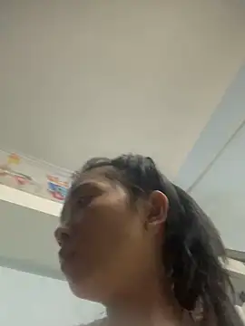 Snapshot of Minee1202 chatting on 09/15/25, 10:15 Minee1202 online show from 09/15/25, 10:15