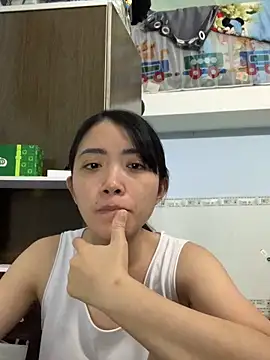 Snapshot of Minee1202 chatting on 10/09/25, 12:41 Minee1202 online show from 10/09/25, 12:41