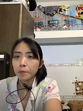 Snapshot of Minee1202 chatting on 10/15/25, 07:41 Minee1202 online show from 10/15/25, 07:41