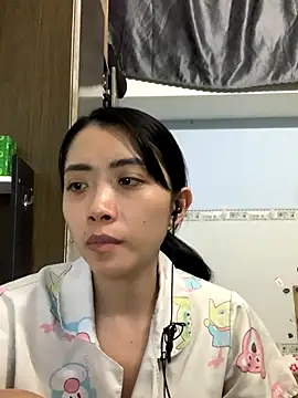 Snapshot of Minee1202 chatting on 10/21/25, 08:26 Minee1202 online show from 10/21/25, 08:26