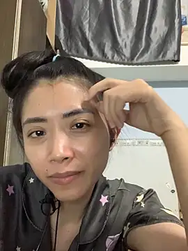 Snapshot of Minee1202 chatting on 10/22/25, 02:56 Minee1202 online show from 10/22/25, 02:56