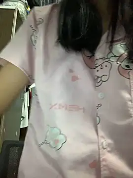 Snapshot of Minee1202 chatting on 10/27/25, 12:47 Minee1202 online show from 10/27/25, 12:47