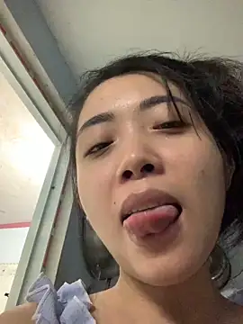 Snapshot of Minee1202 chatting on 10/29/25, 06:26 Minee1202 online show from 10/29/25, 06:26