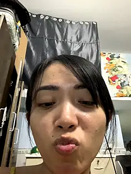 Snapshot of Minee1202 chatting on 11/13/25, 07:51 Minee1202 online show from 11/13/25, 07:51