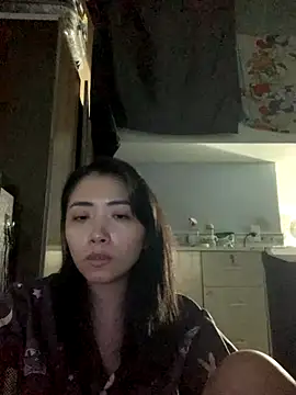 Snapshot of Minee1202 chatting on 11/17/25, 04:35 Minee1202 online show from 11/17/25, 04:35