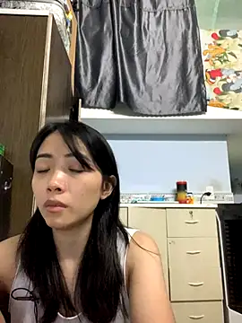 Snapshot of Minee1202 chatting on 11/21/25, 12:54 Minee1202 online show from 11/21/25, 12:54