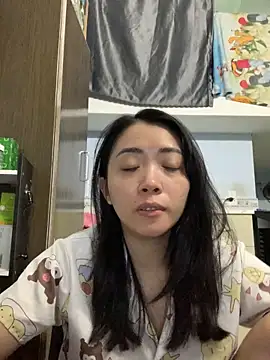 Snapshot of Minee1202 chatting on 11/24/25, 12:43 Minee1202 online show from 11/24/25, 12:43