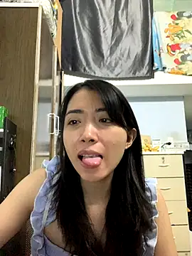 Snapshot of Minee1202 chatting on 12/01/25, 12:48 Minee1202 online show from 12/01/25, 12:48