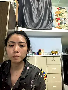 Snapshot of Minee1202 chatting on 12/03/25, 12:51 Minee1202 online show from 12/03/25, 12:51