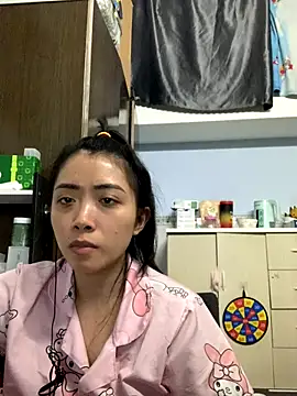 Snapshot of Minee1202 chatting on 12/04/25, 04:22 Minee1202 online show from 12/04/25, 04:22