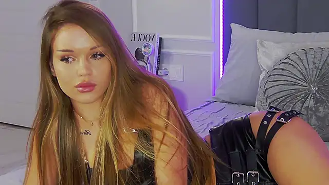 Snapshot of MarilynNova chatting on 09/16/25, 04:24 MarilynNova online show from 09/16/25, 04:24