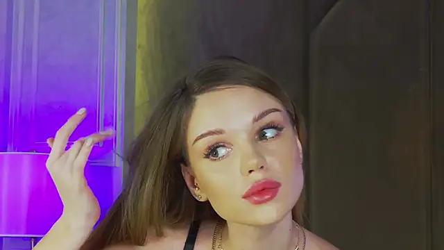 Snapshot of MarilynNova chatting on 10/11/25, 04:33 MarilynNova online show from 10/11/25, 04:33