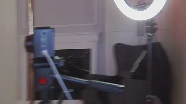 Snapshot of MarilynNova chatting on 10/24/25, 04:20 MarilynNova online show from 10/24/25, 04:20