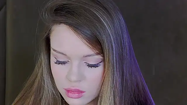 Snapshot of MarilynNova chatting on 11/30/25, 04:38 MarilynNova online show from 11/30/25, 04:38