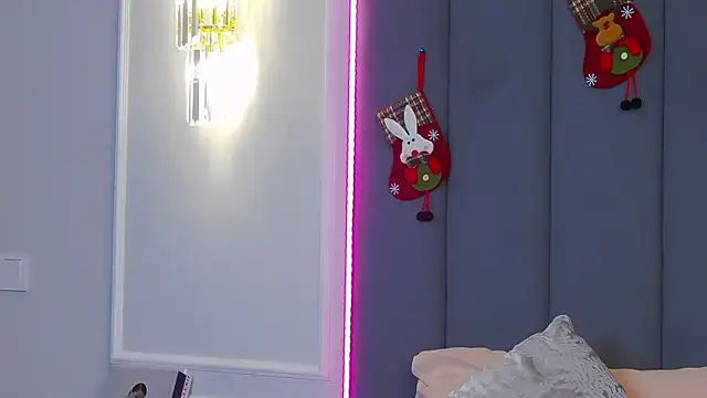 MarilynNova online show from 12/23/25, 05:38